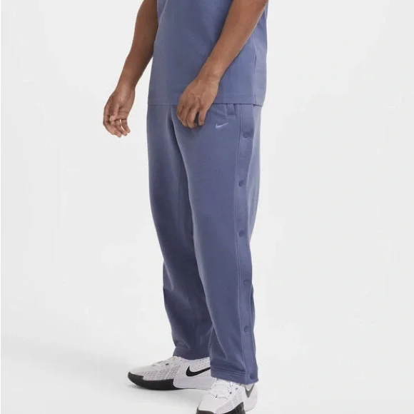 LeBron Standard Issue Therma-FIT Basketball Trousers